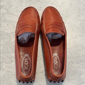 Tod's Tan Leather Loafers women’s size 39
